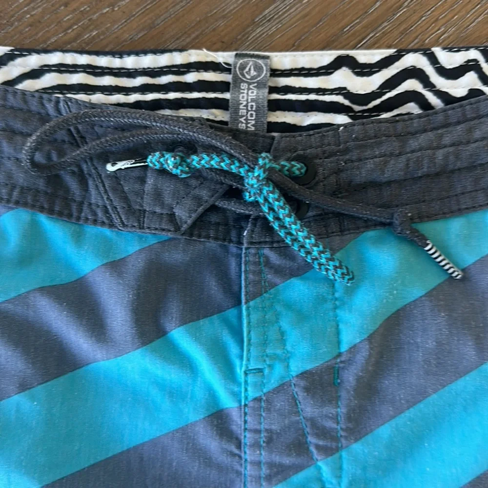 Volcom Swim Trunks - Picture 3 of 6